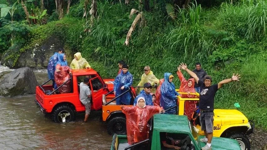 Sensasi Susur Sungai Kemuning