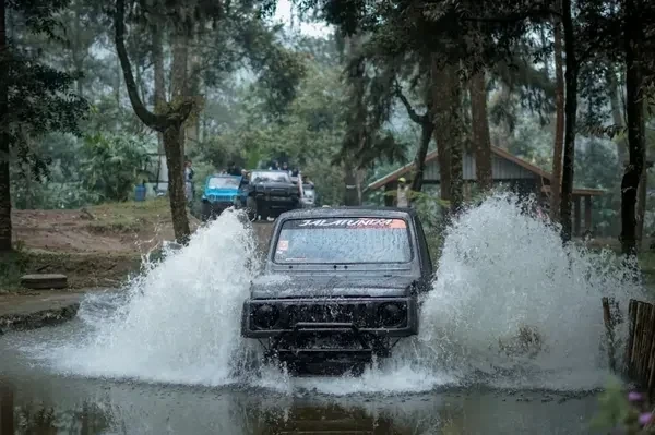 Jeep Offroad Kebun Teh Kemuning