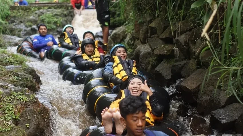 River Tubing Kali Guci Kemuning Karanganyar