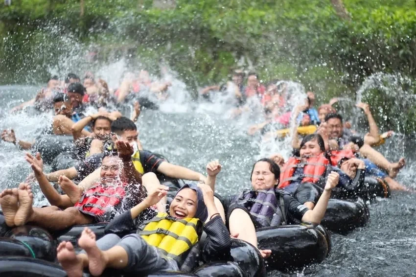 River Tubing Kali Pucung Kemuning Karanganyar