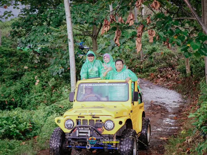 Jelajah Jeep Short